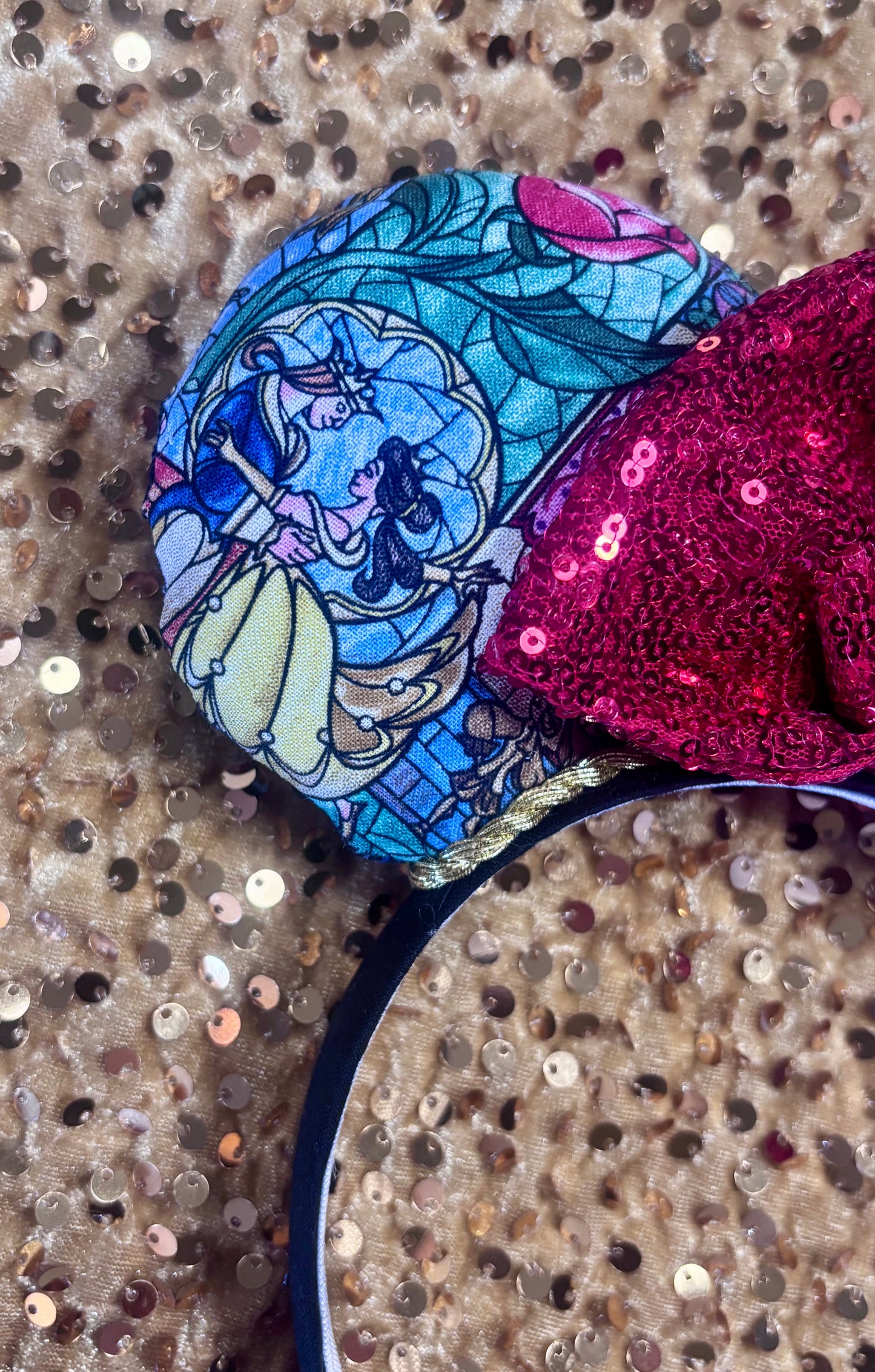 Close up of front side of mouse ear.