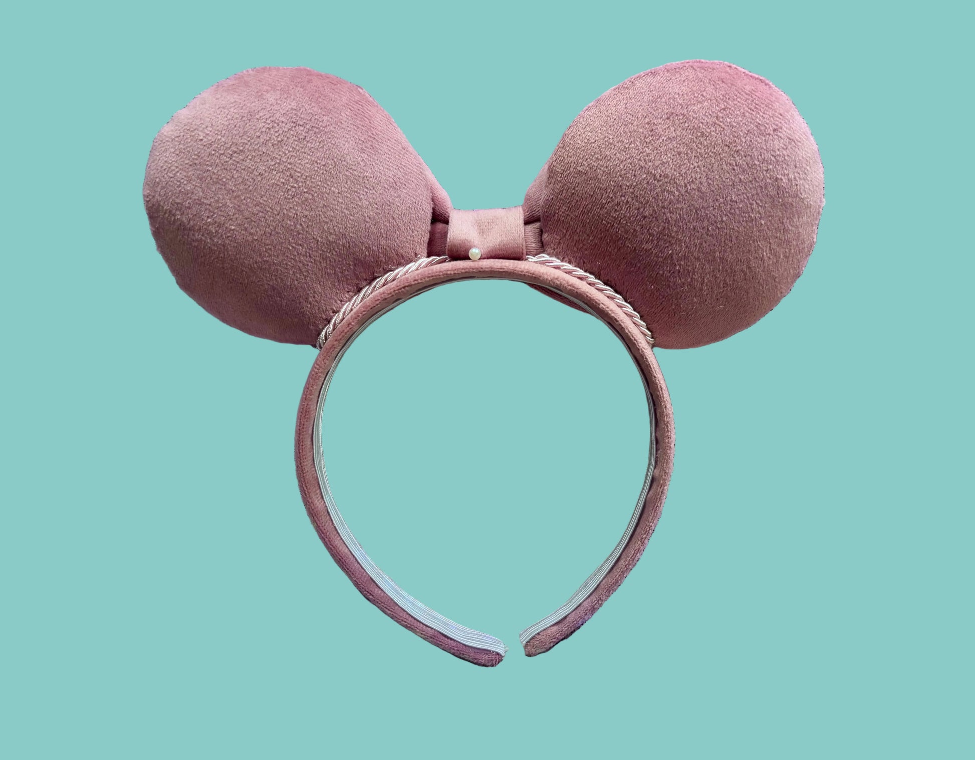Back view of mouse ears. Bow is only pinned until ordered in case you want a different bow attached. 