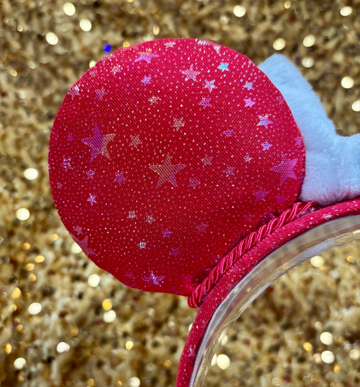 Red Iridescent Stars