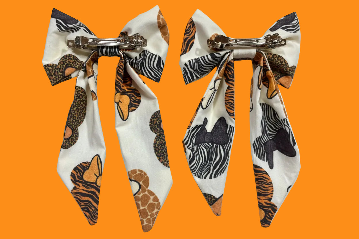 The back view of the bows and the French barrette backings.