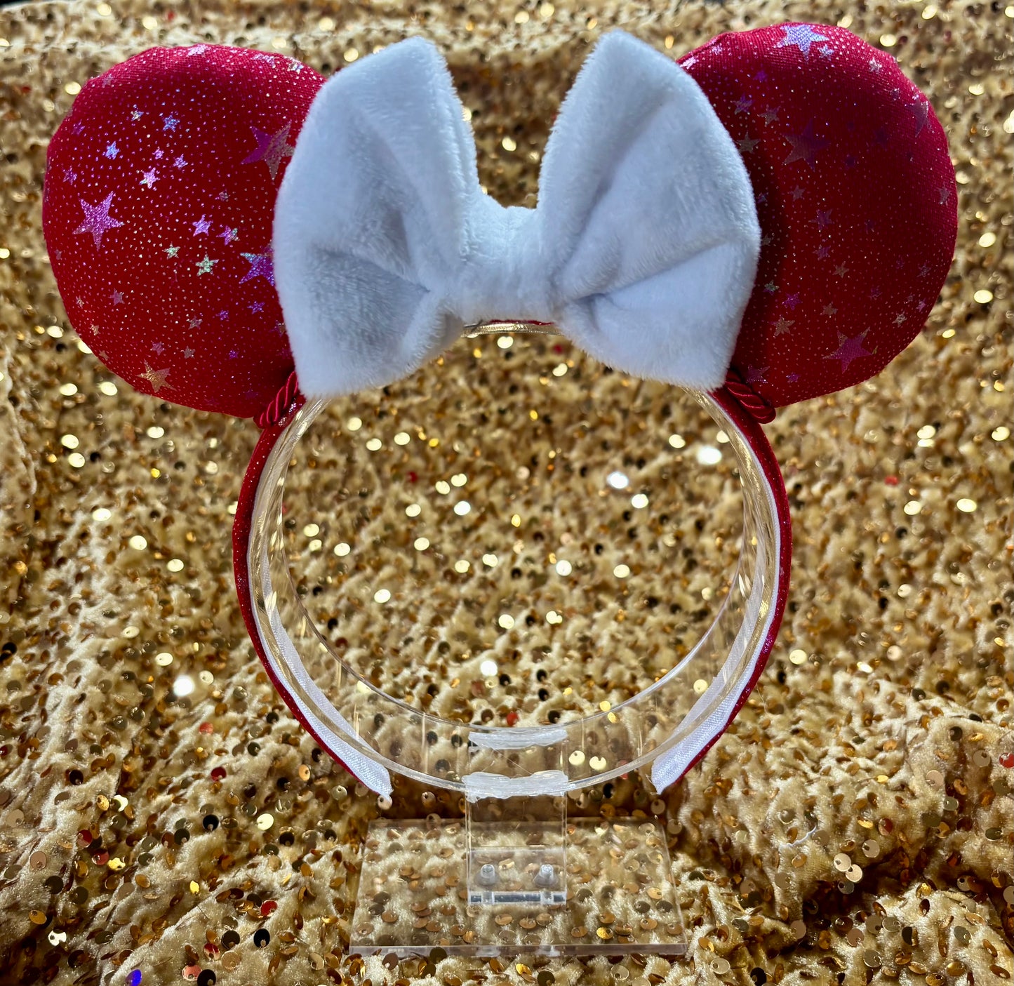 Red Iridescent Stars