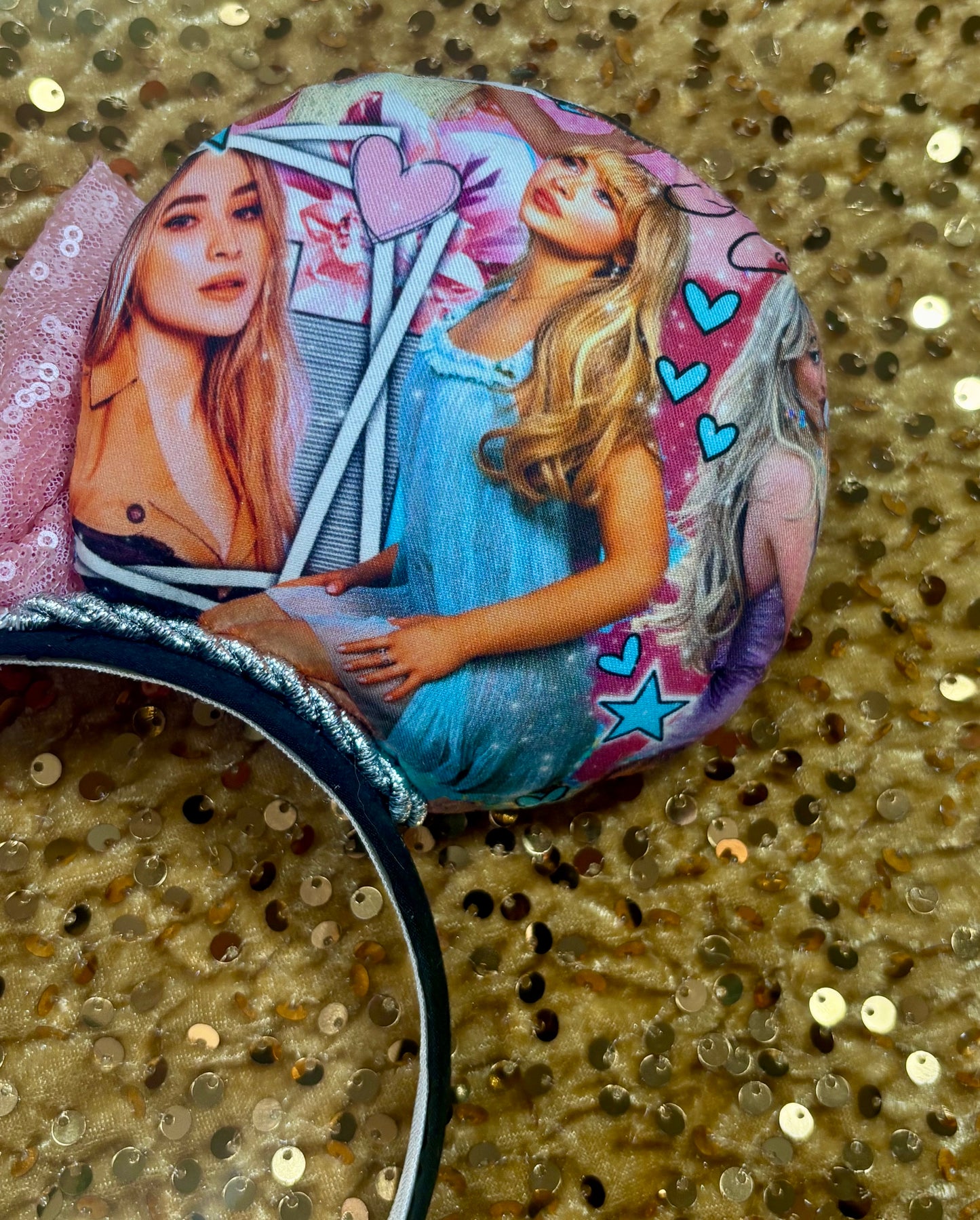 Close up of other back side mouse ears and the SC images on it.