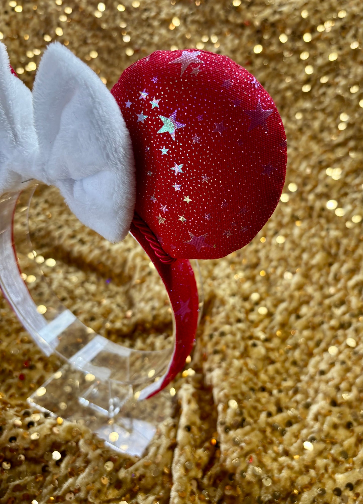 Red Iridescent Stars