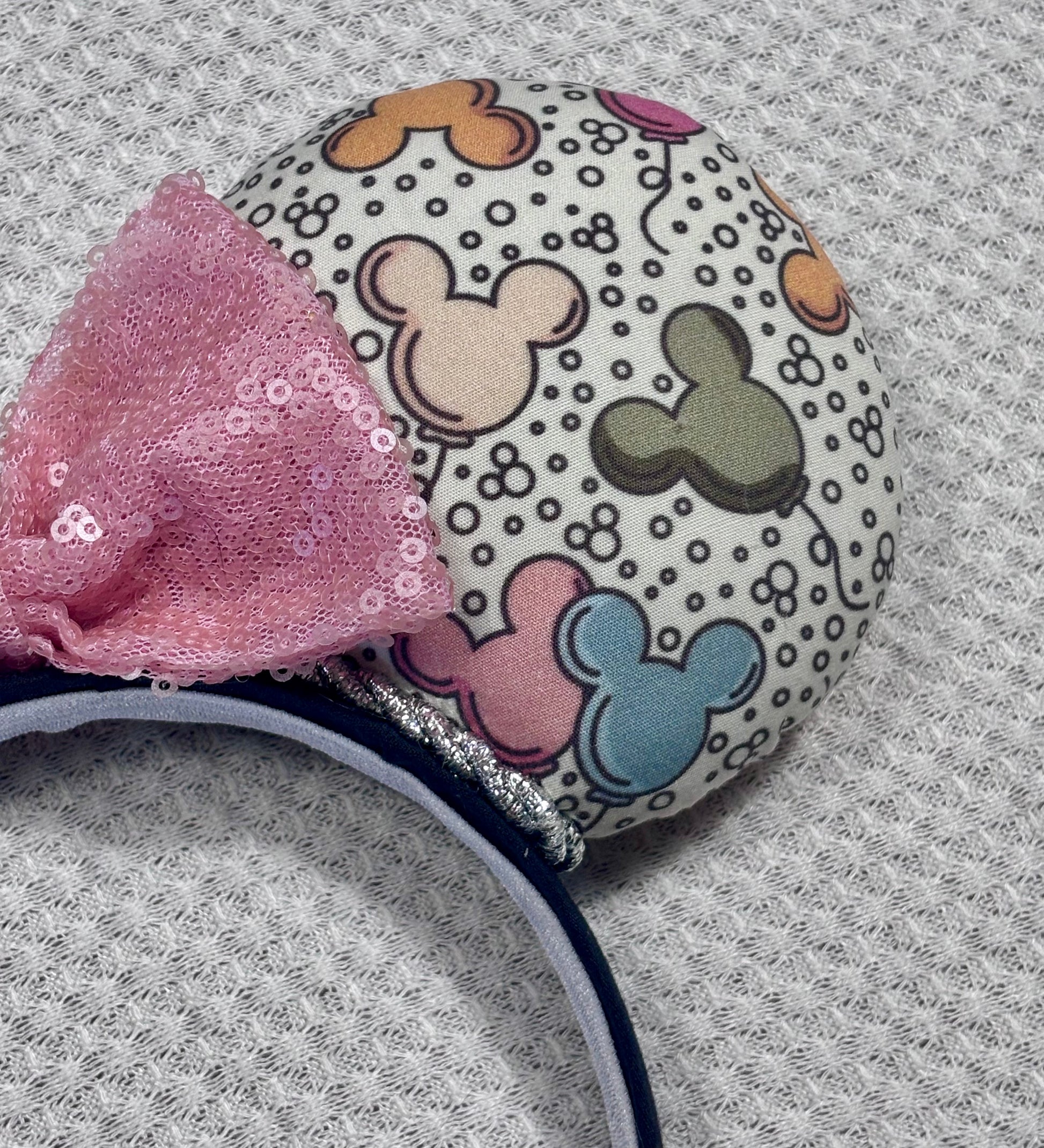 Close up of the other front side of mouse ear showing details.