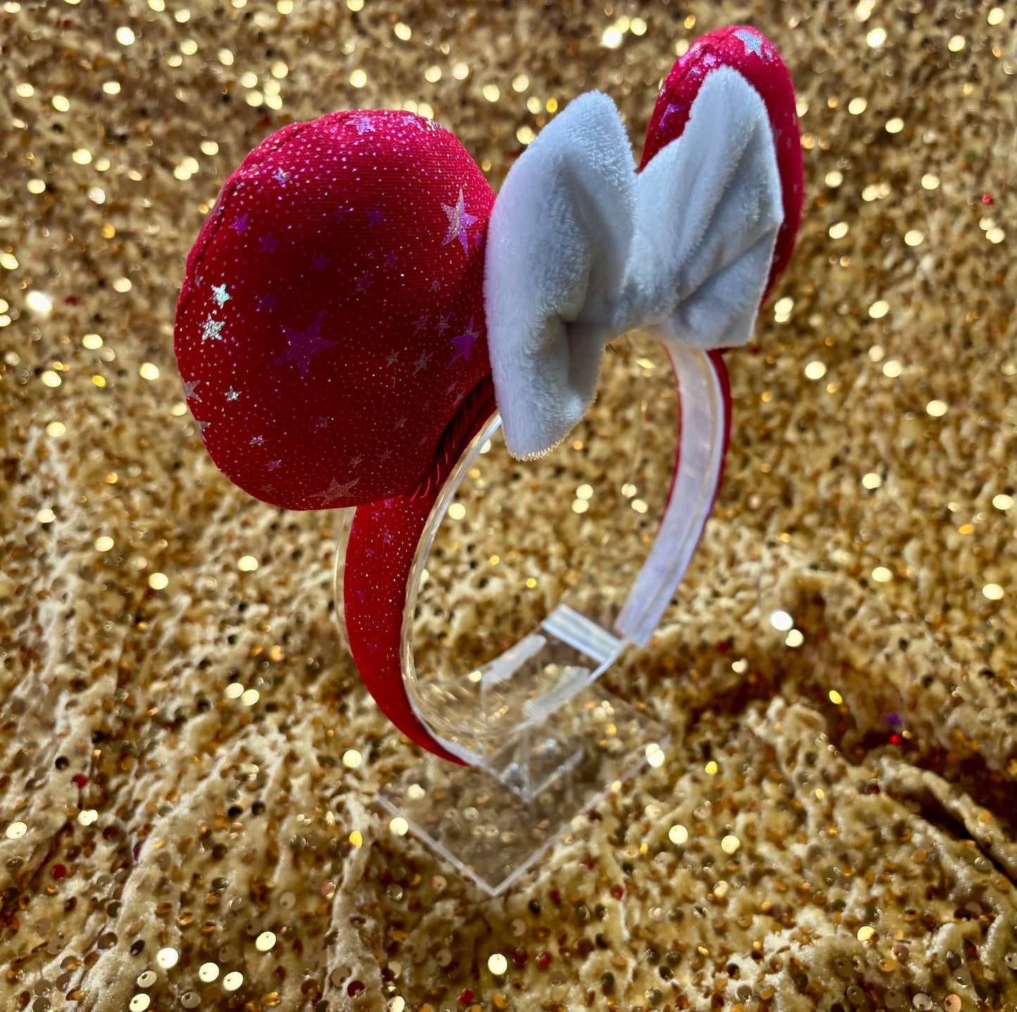 Red Iridescent Stars