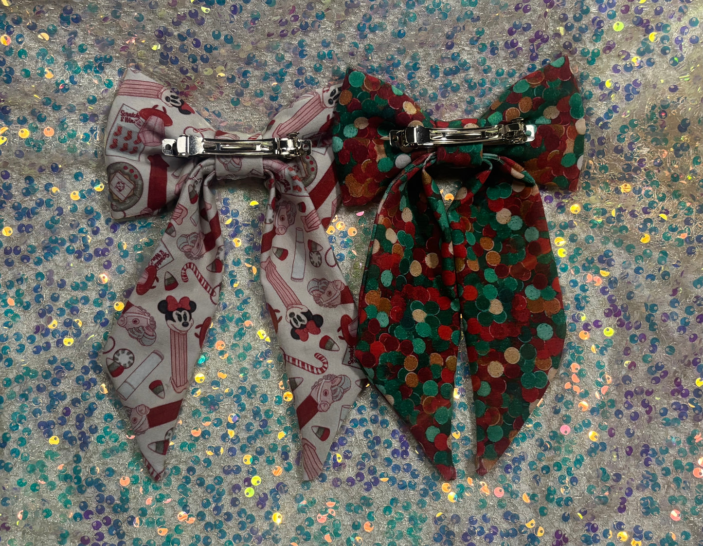 Back view of the bows and the barrette backings. 