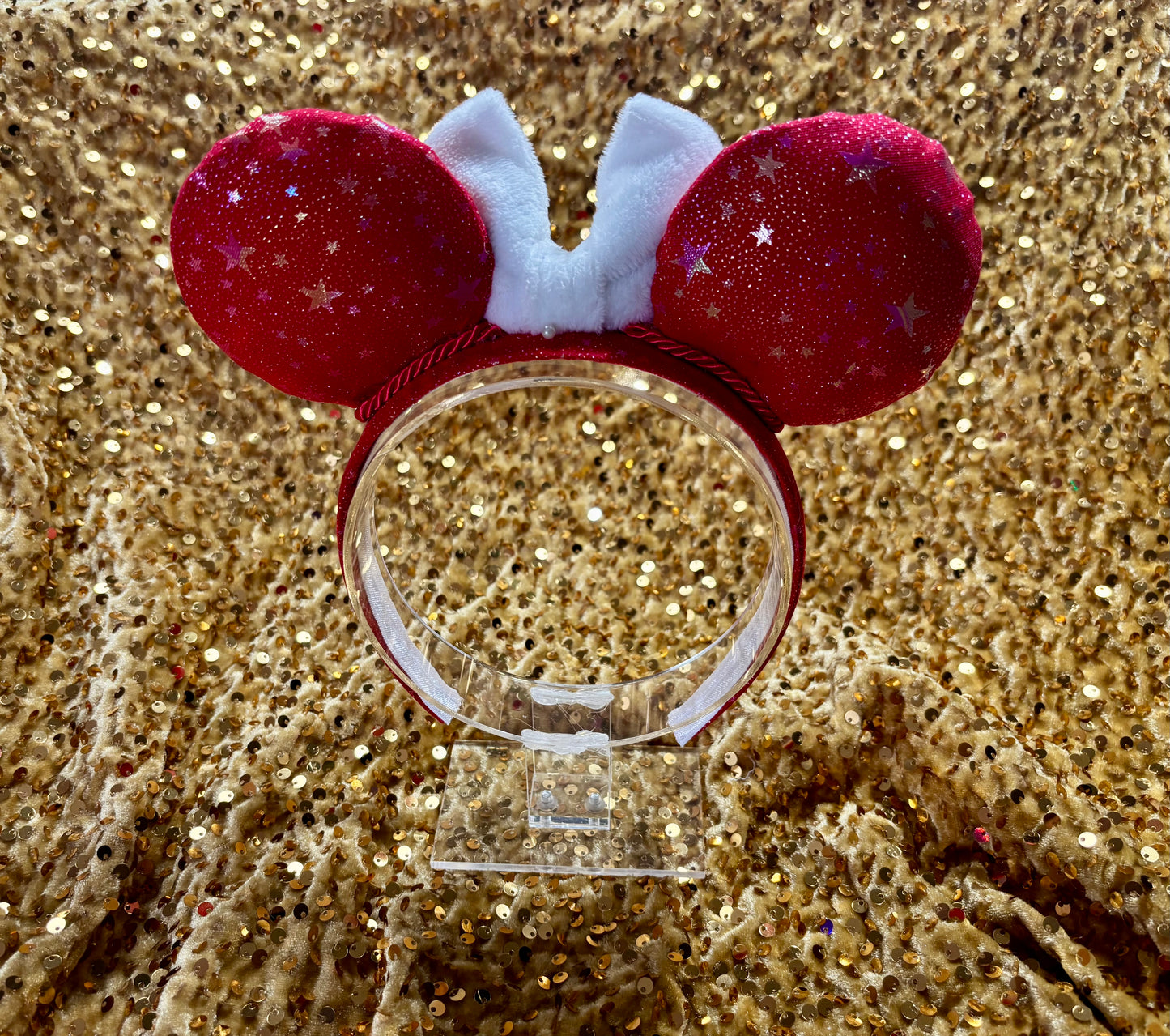 Red Iridescent Stars