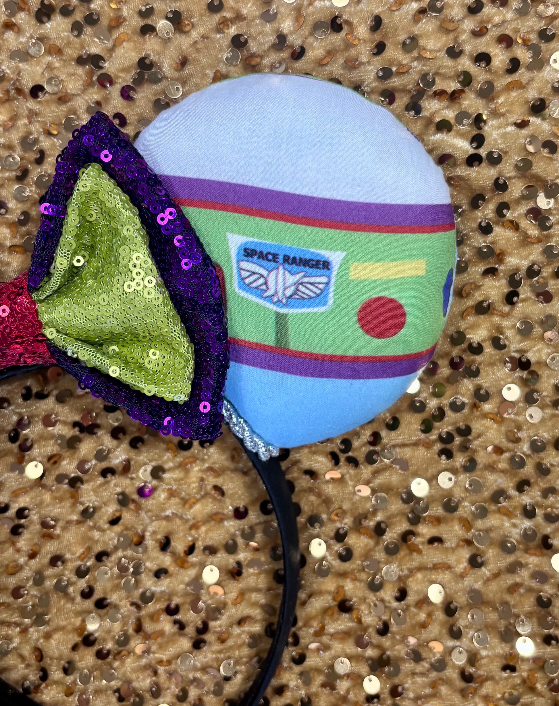 Close up of the other side of the front of mouse ears. 