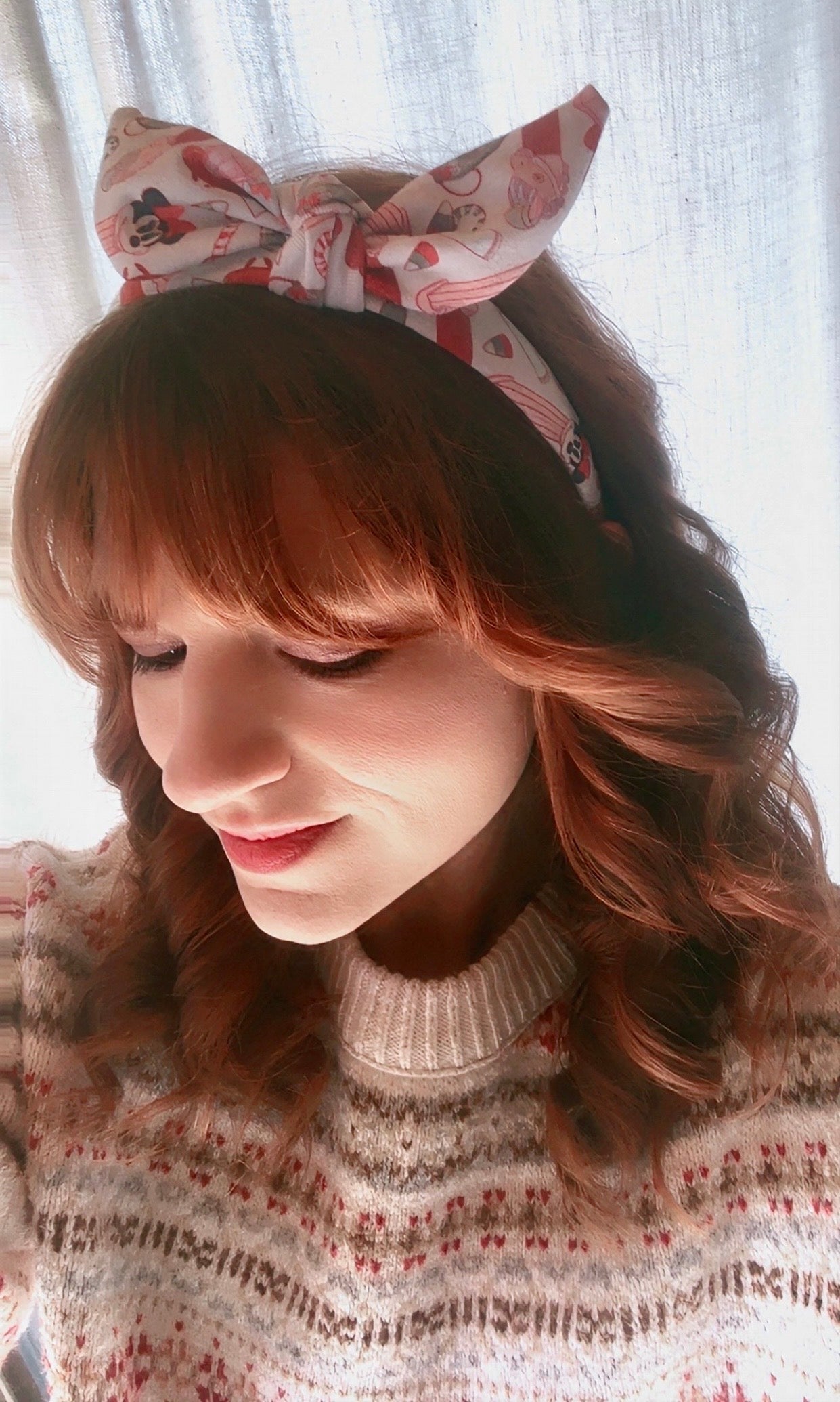 Model Tam showing the stocking stuffers from an angled top view. 